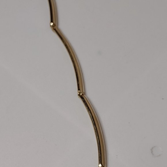 15.5 Inch Gold Tone Metal Segmented Necklace - Picture 6 of 10